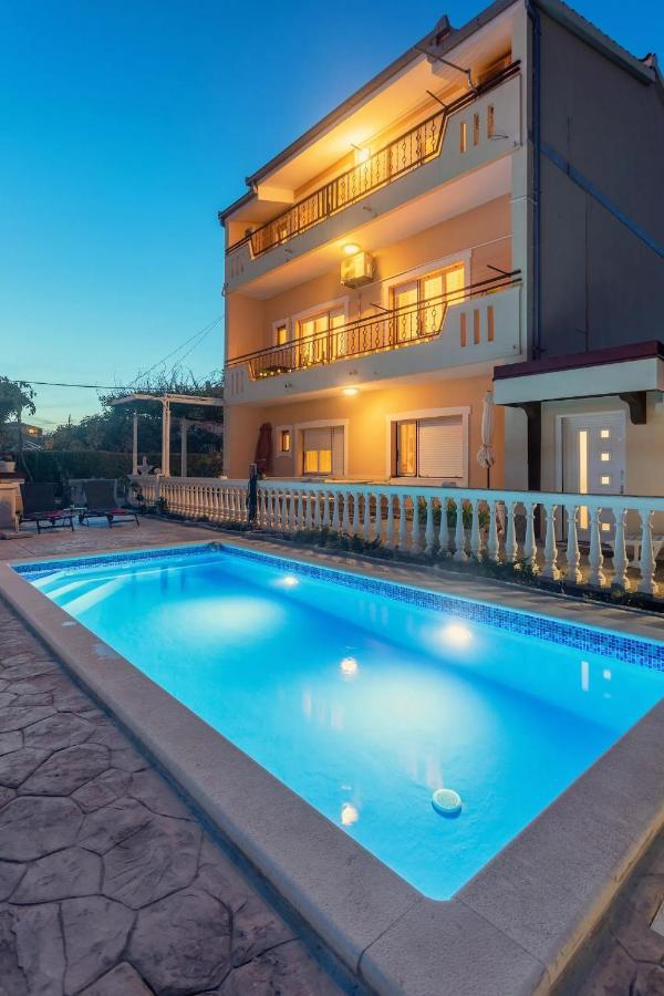 Apartments With A Swimming Pool Kastel Sucurac, Kastela - 21394 Exterior foto