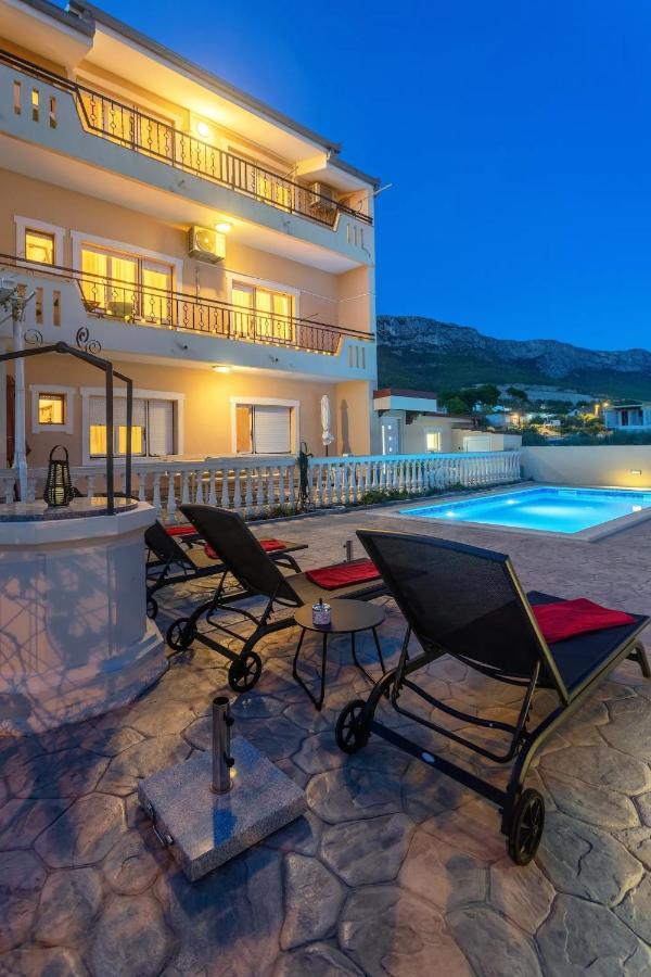 Apartments With A Swimming Pool Kastel Sucurac, Kastela - 21394 Exterior foto